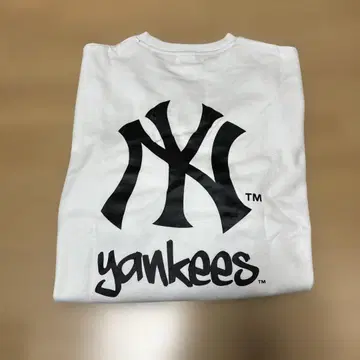 새상품 MLB 뉴욕 양키스 맨투맨 LL 사이즈