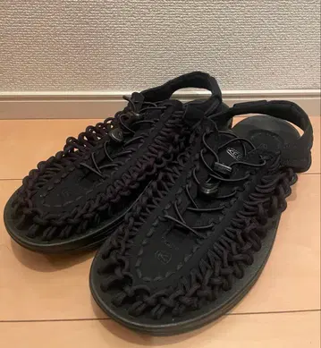 KEEN 블랙 스포츠 샌들 뜨개질 디자인