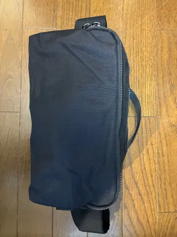 블랙 나일론 바디백