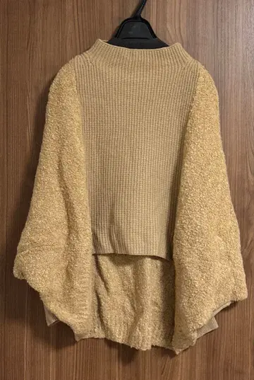 스콧 클럽 베이지 리브 긴팔 니트 판초풍 미사용품