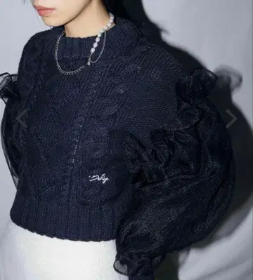 Bibiy GISELLE 퍼프 니트 네이비 니트