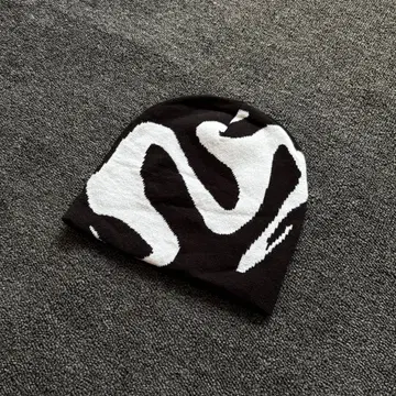 블랙 화이트 추상 무늬 니트 비니