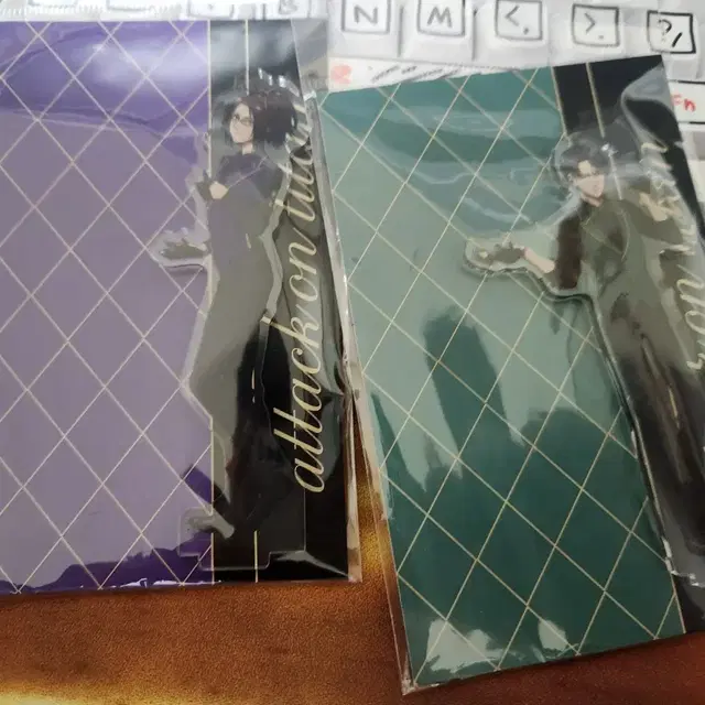 진격의 거인 아크릴 스탠드 2종 (한지/리바이)