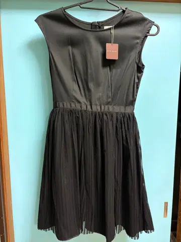 BLISS POINT 슬리브리스 무릎 기장 원피스 L 사이즈