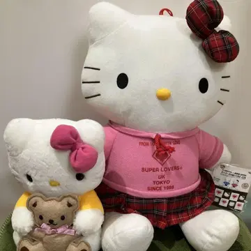 SUPERLOVERS 헬로키티 봉제 인형 곰 안고 2000 2003