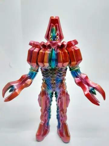 울트라맨 소프트 비닐 다크 고네 리페인트