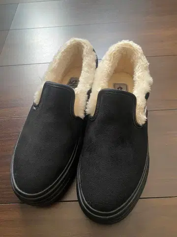 VANS 블랙 퍼 스웨이드 슬립온 24cm