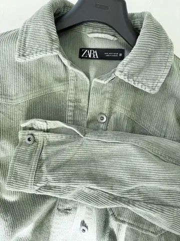ZARA 카키색 코듀로이 자켓