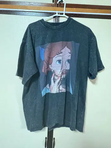 웬디 프린트 T셔츠 다크 그레이