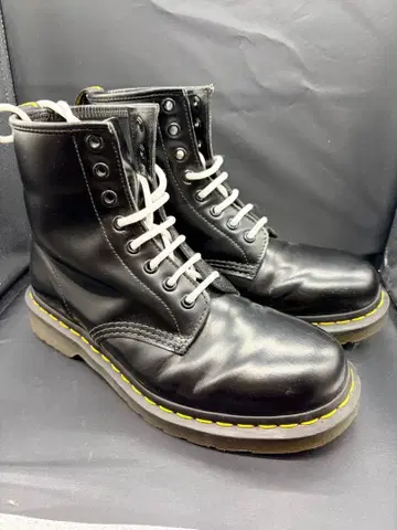 닥터마틴 8홀 부츠 새상품급