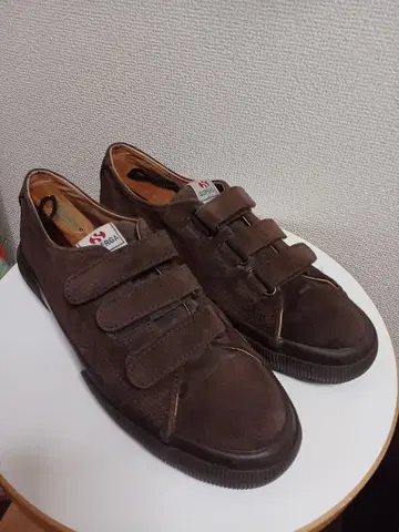 SUPERGA 브라운 벨크로 스니커즈