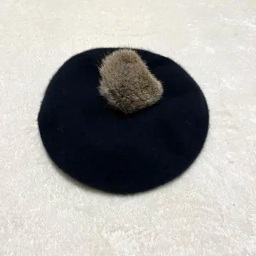 블랙 울 베레모 퍼 포함
