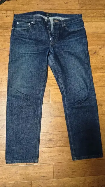 A.P.C. 프티 뉴스탠다드 W34