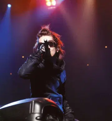 hyde 착용 블랙 후드티 LGB IFSIXWASNINE