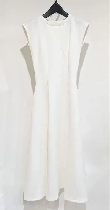 JENNE 제엔느 프렌치 미 실루엣 드레이프감 원피스