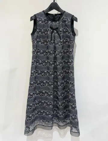 엠즈 그레이시 레이스 슬리브리스 원피스