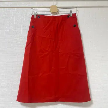마가렛호웰 빨간색 타이트 스커트 블랙 버튼 포함