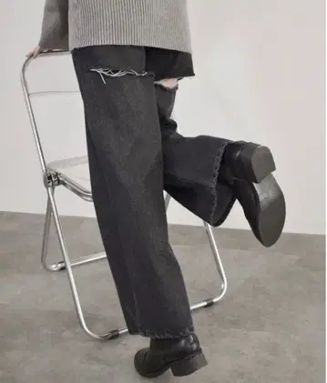 레우리의 데미지 가공 데님 팬츠