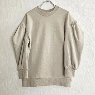 보더스 앳 발코니 볼륨 슬리브 맨투맨 베이지