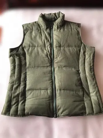 올리브 그린 다운 베스트