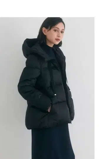 아나이 완판템 59,000엔 매트 새틴 A라인 다운 코트