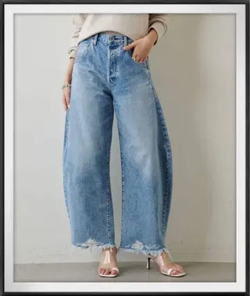 완판템! 새상품급 Whim Gazette 윔 가젯 라인 커브 데님 38