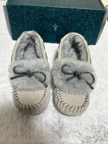 EMU Australia 그레이 퍼 포함 모카신