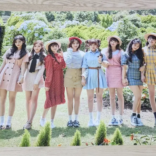 프로미스나인 To. Day 앨범 포스터(두근두근)