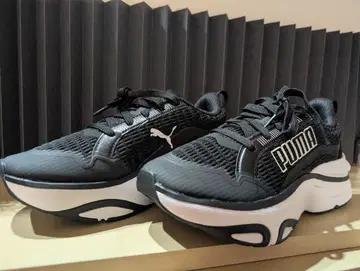 PUMA SOFTRIDE 블랙 스니커즈