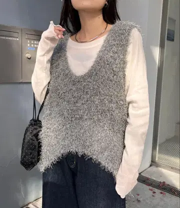 차오패닉 티피 깊은 U넥 멜란지 페더 베스트