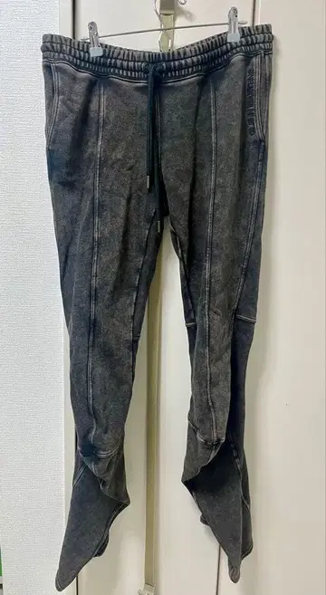 H&M 글렌 마틴 스웨트 팬츠 M 사이즈