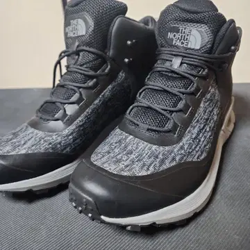 [ 새상품 미사용 ] THE NORTH FACE 트레킹 슈즈
