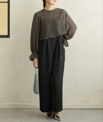 시어 블라우스 x 턱 올인원 블랙