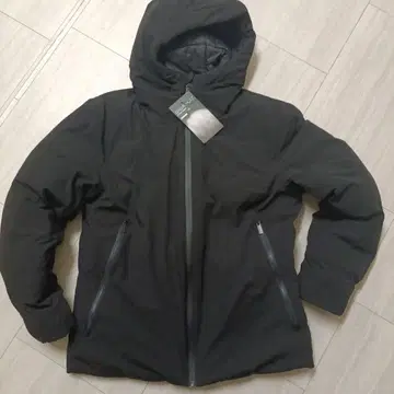 워크맨 기가퍼프 블랙 다운 자켓 M