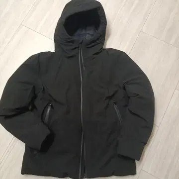 워크맨 기가퍼프 블랙 다운 자켓 M