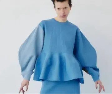 해린 도트 블루 페플럼 니트탑