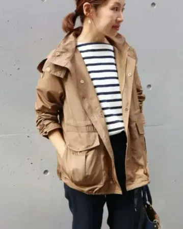 이에나 & 베뜨몽드뜨라바유 라운드 테일 후드 블루종 사이즈 38