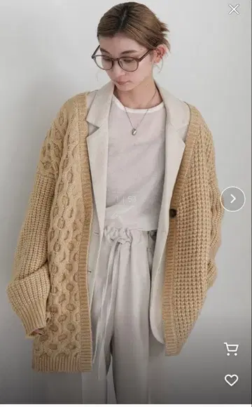 비대칭 오버 니트 가디건 셀렉 모카