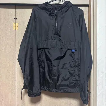 BTS 블랙 후드 부착 아우터 TQUR