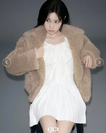 SNIDEL 보아 숏코트 [ 강혜원 착용 ]