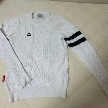 르꼬끄 골프 테니스 여성용 화이트 케이블 니트 스웨터