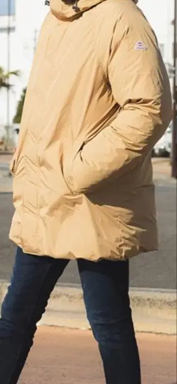 피레넥스 스파크 베이지 후드 부착 롱 다운 자켓