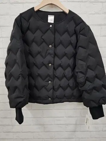 미사용 새상품 Risley 심리스 다운 자켓