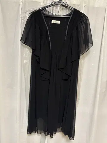 블랙 쉬폰 프릴 드레스