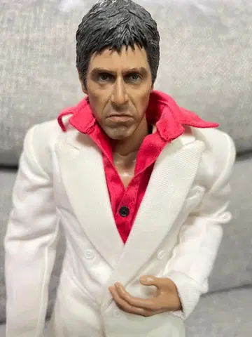 스칼페이스 토니 몬타나 피규어