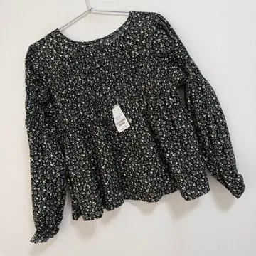 프릭스스토어 꽃무늬 셔링 TOPS