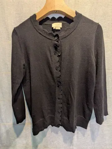 케이트 스페이드 kate spade 둥근넥 스칼럽 블랙 가디건 7부 소매