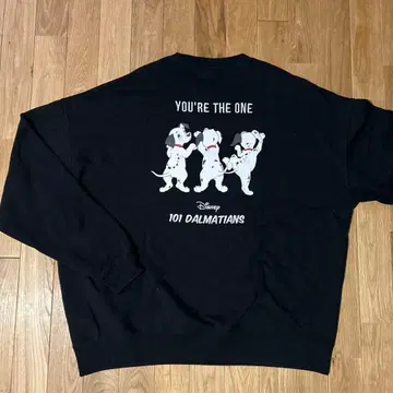 프릭스스토어 오버 사이즈 디즈니 101마리 강아지 맨투맨