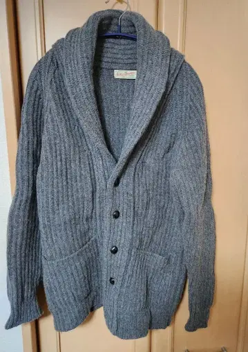 숄카라 가디건 SCOTT&CHARTER 스코틀랜드제 그레이