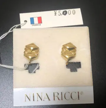 NINA RICCI 니나리치 골드 귀찌